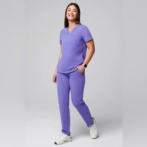 Fabletics Vital Scrub Top XS + Ion Scrub Pant XXS, Wisteria (Lavender / Lilac)